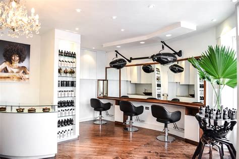 Personalized hair and beauty styling salons